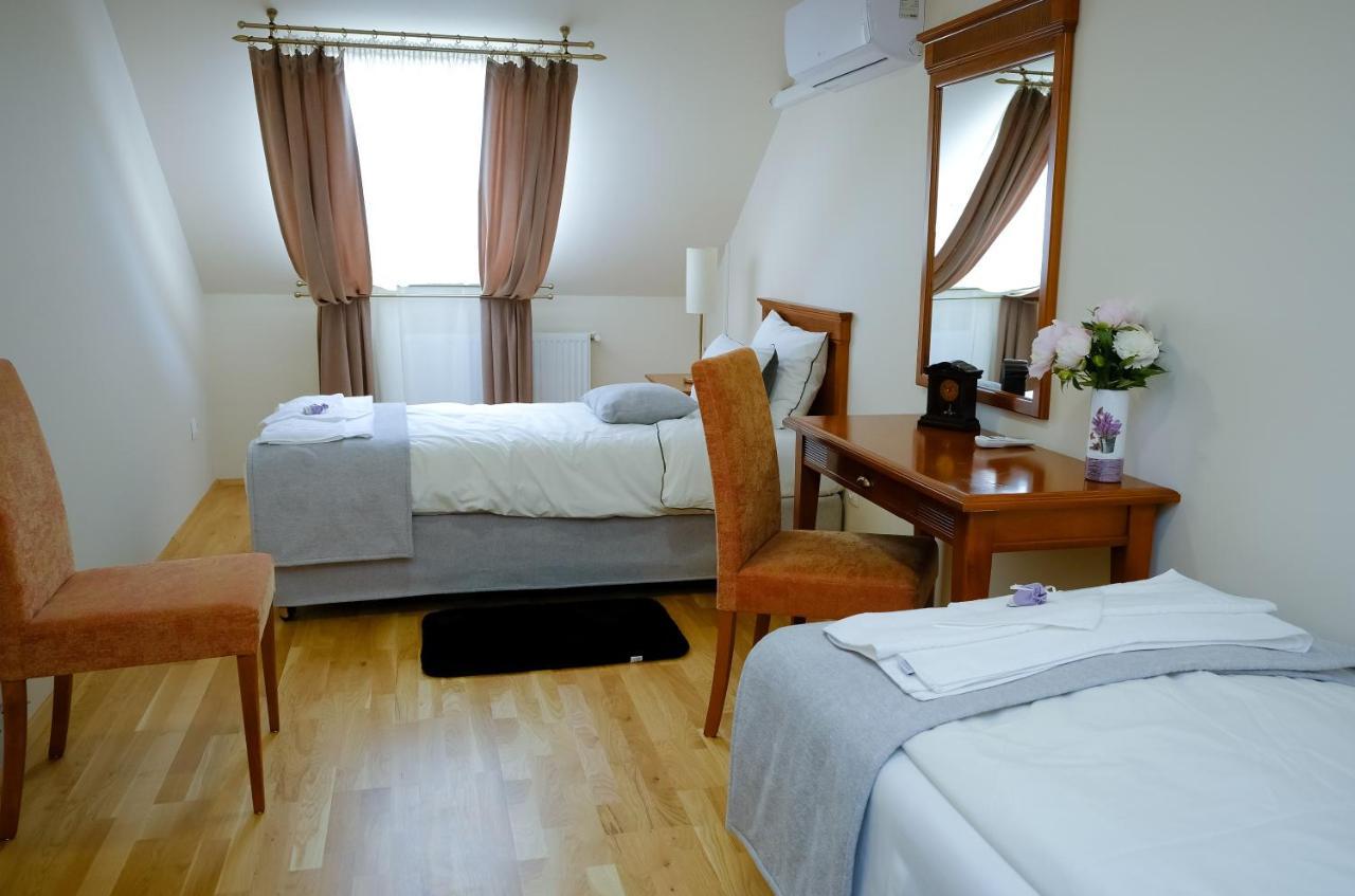 Hotel Barkoscinege Vendeghaz Geberjen Esterno foto