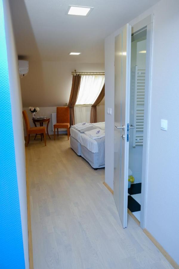 Hotel Barkoscinege Vendeghaz Geberjen Esterno foto