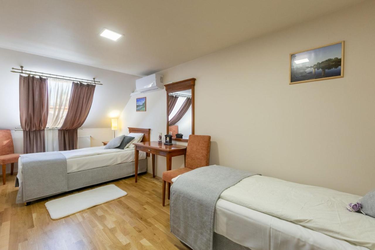 Hotel Barkoscinege Vendeghaz Geberjen Esterno foto