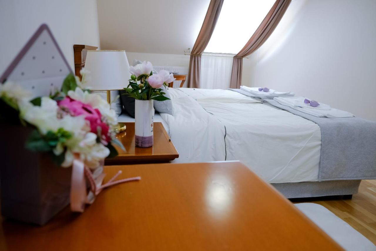 Hotel Barkoscinege Vendeghaz Geberjen Esterno foto