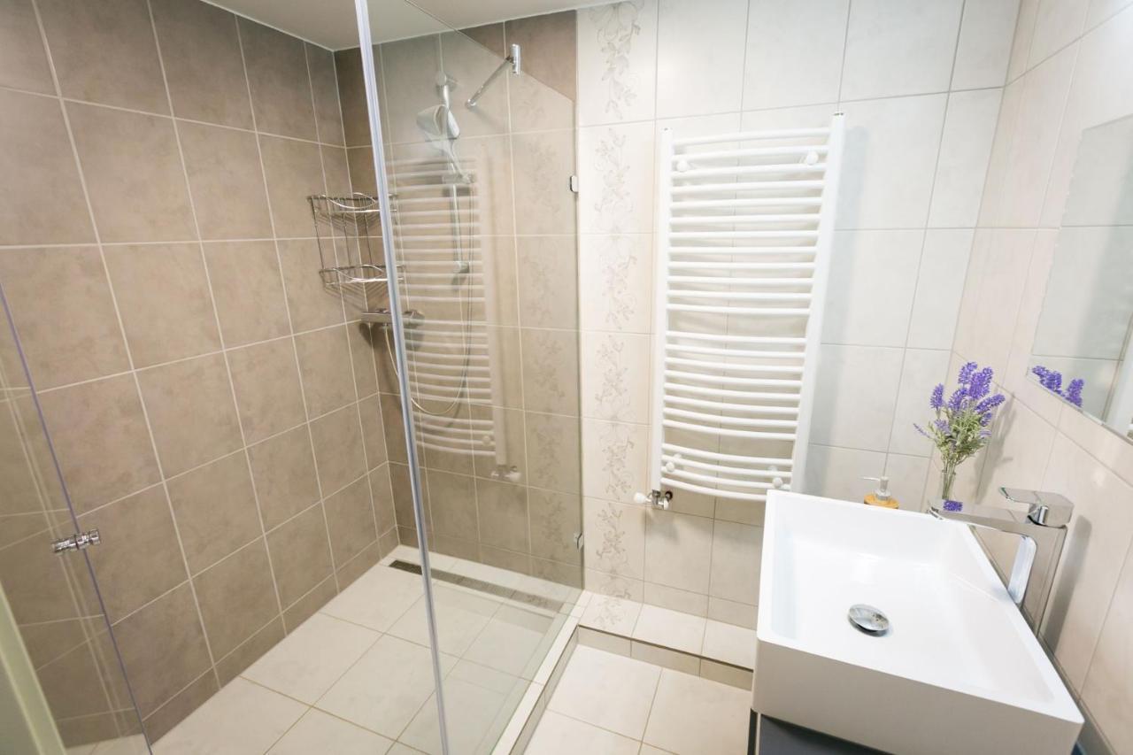 Hotel Barkoscinege Vendeghaz Geberjen Esterno foto