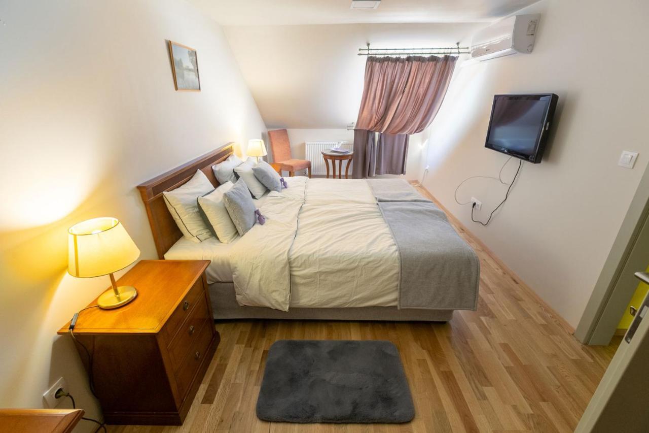 Hotel Barkoscinege Vendeghaz Geberjen Esterno foto
