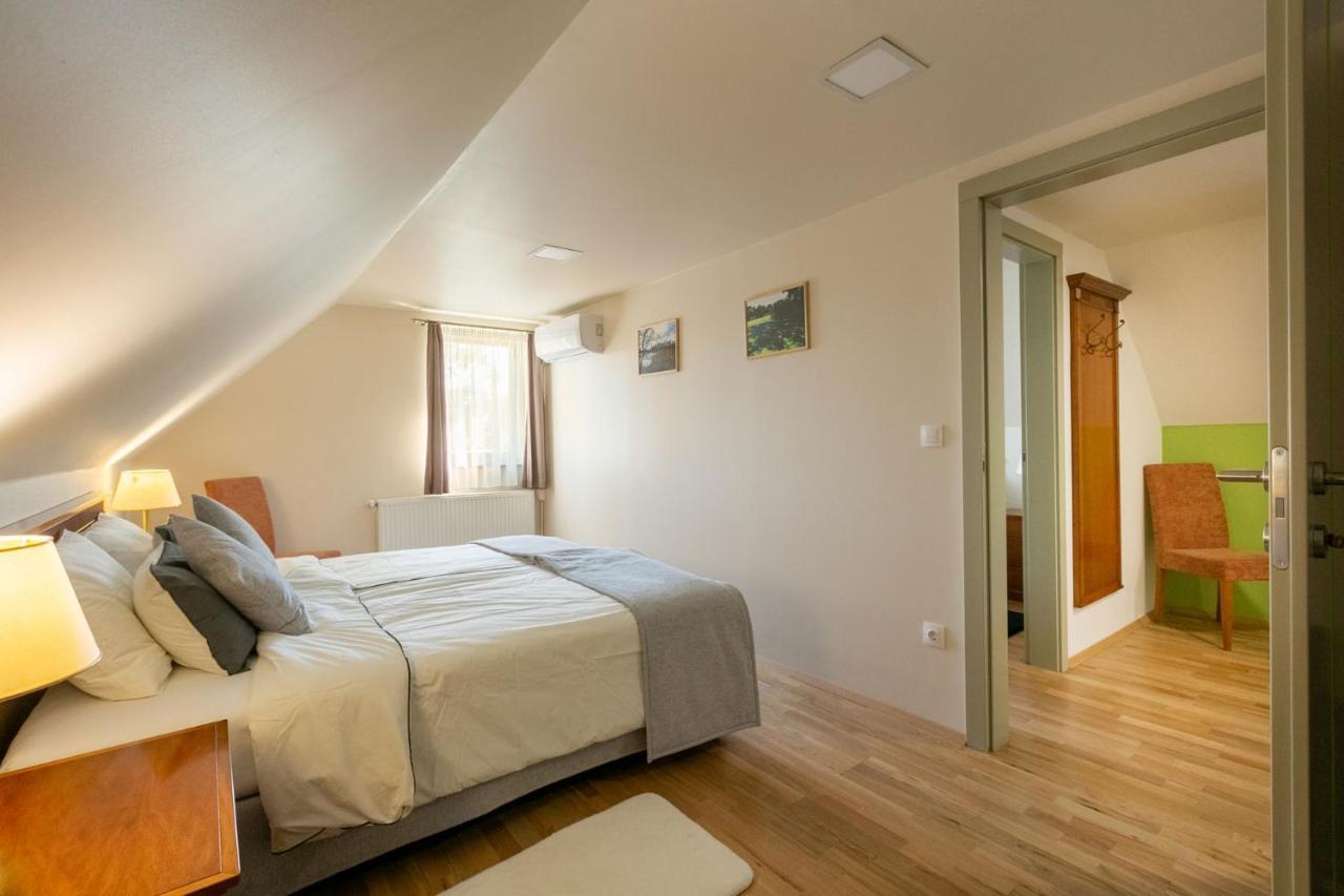 Hotel Barkoscinege Vendeghaz Geberjen Esterno foto